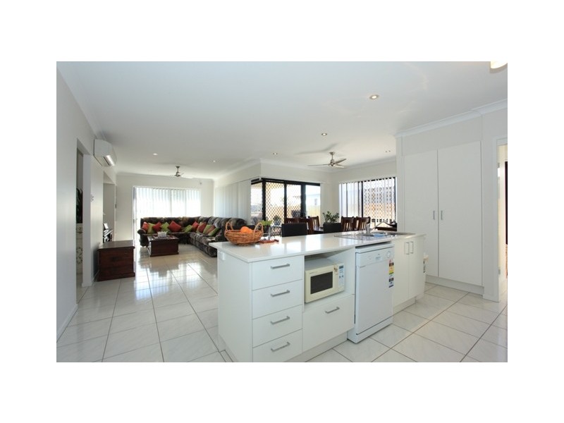 27 Merion Crescent, North Lakes QLD 4509