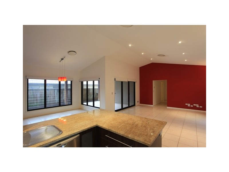 6 Brookfield Street, North Lakes QLD 4509