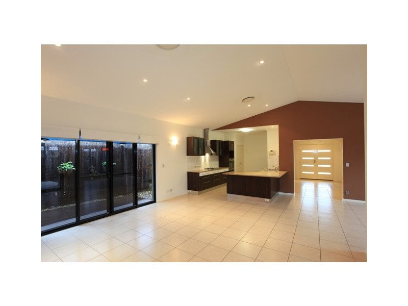 6 Brookfield Street, North Lakes QLD 4509
