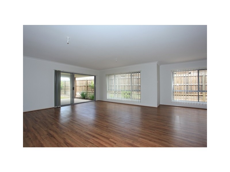 128 Mackintosh Drive, North Lakes QLD 4509