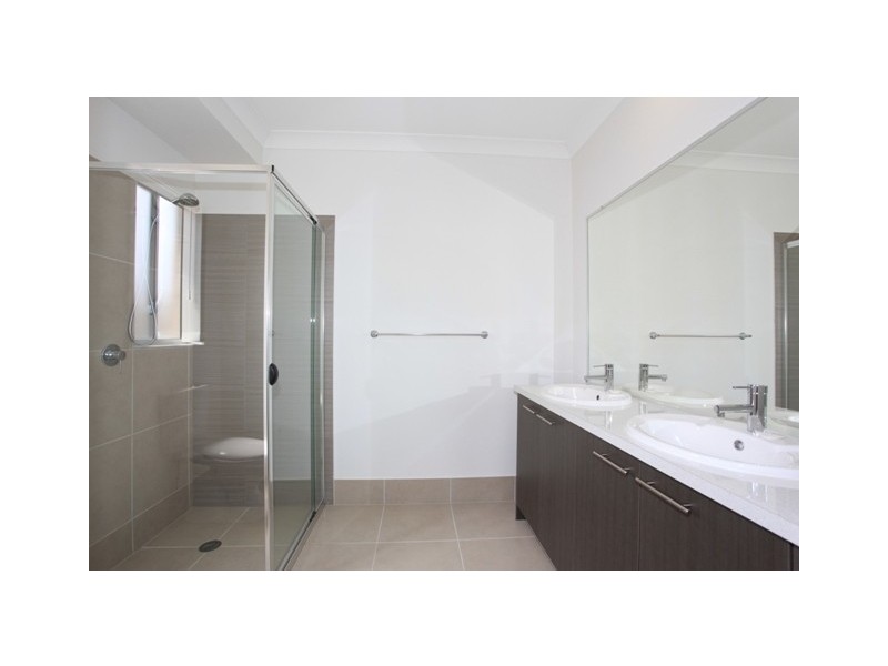 128 Mackintosh Drive, North Lakes QLD 4509