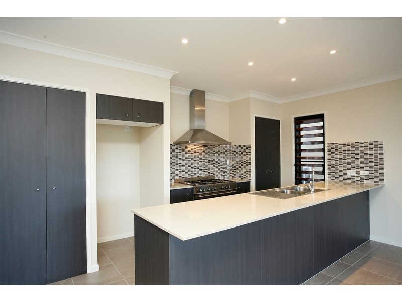 76 Elkington Circuit, North Lakes QLD 4509
