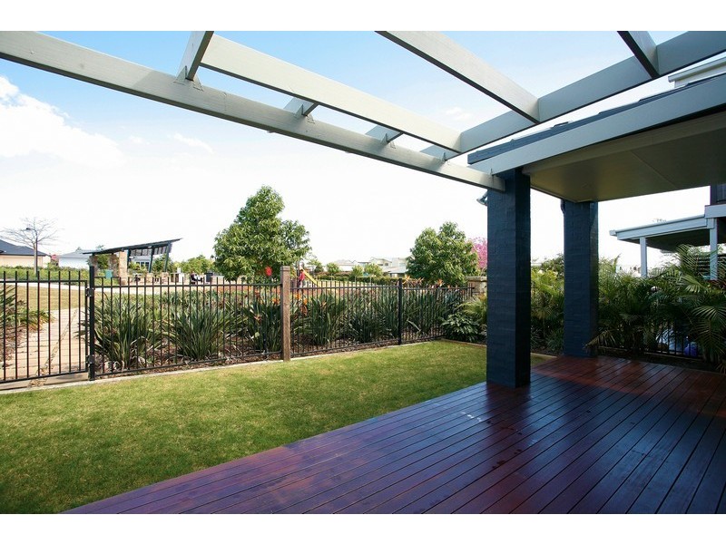 76 Elkington Circuit, North Lakes QLD 4509