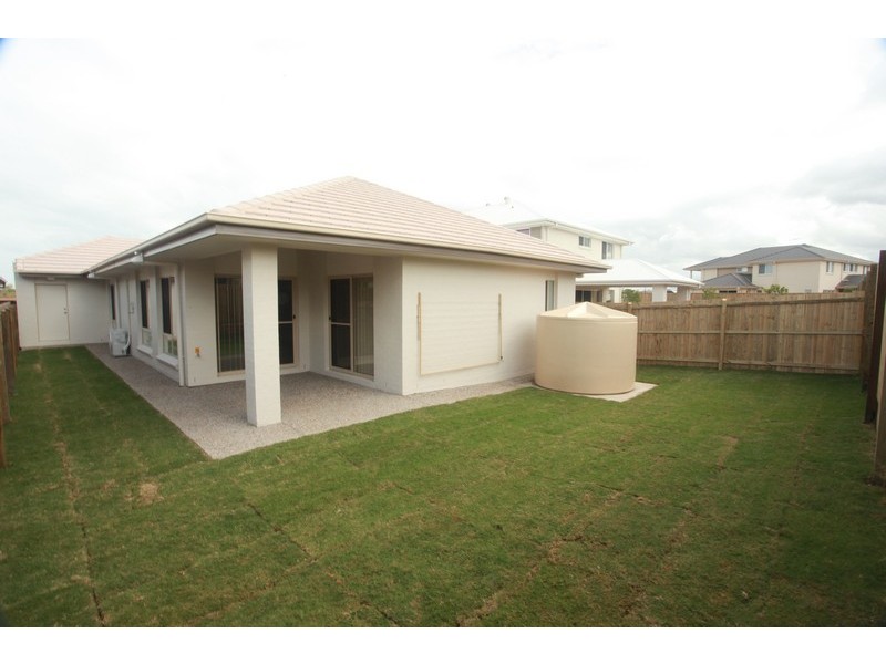 76 Nicklaus Parade, North Lakes QLD 4509