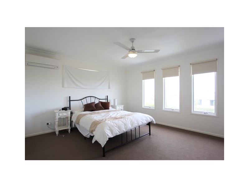 40 Mackintosh Drive, North Lakes QLD 4509