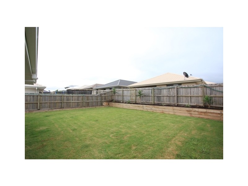 40 Mackintosh Drive, North Lakes QLD 4509