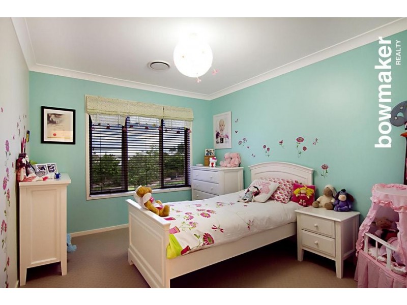 18 Nicklaus Parade, North Lakes QLD 4509