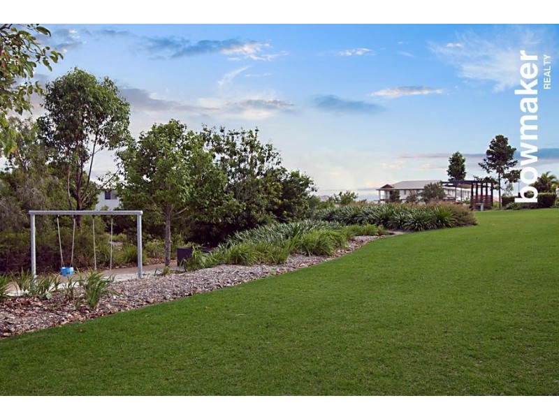 18 Nicklaus Parade, North Lakes QLD 4509