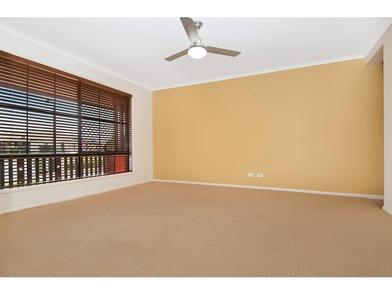 18 Sandpiper Avenue, North Lakes QLD 4509