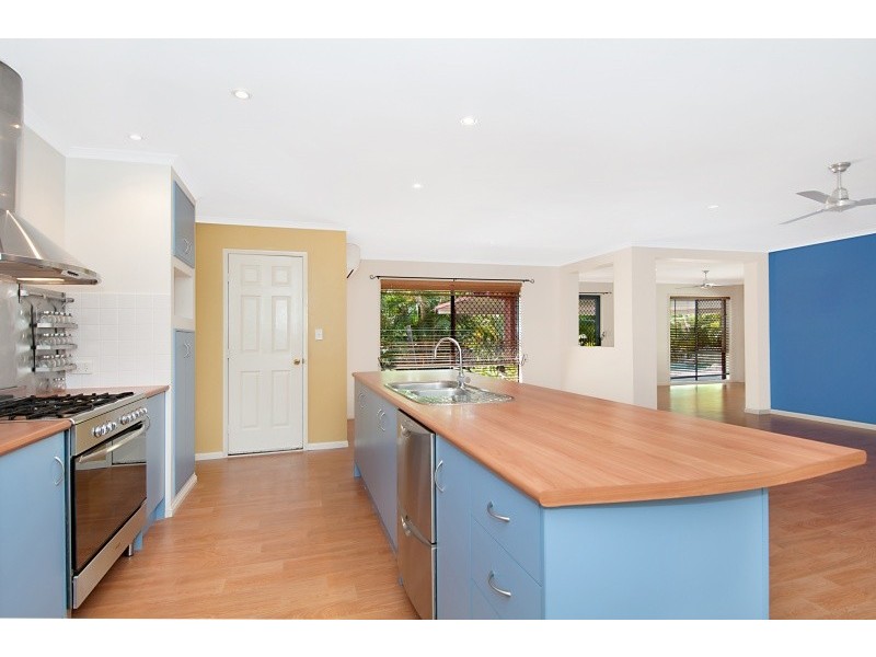 18 Sandpiper Avenue, North Lakes QLD 4509