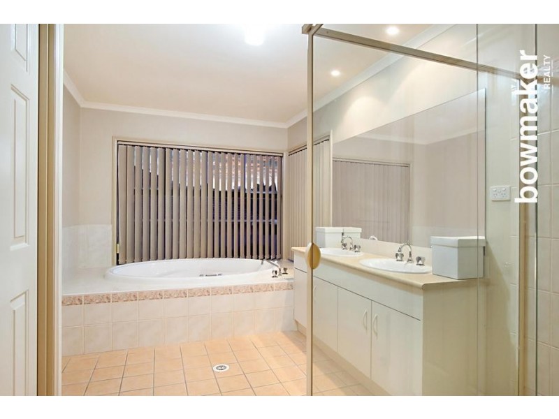 4 Chilton Crescent, North Lakes QLD 4509