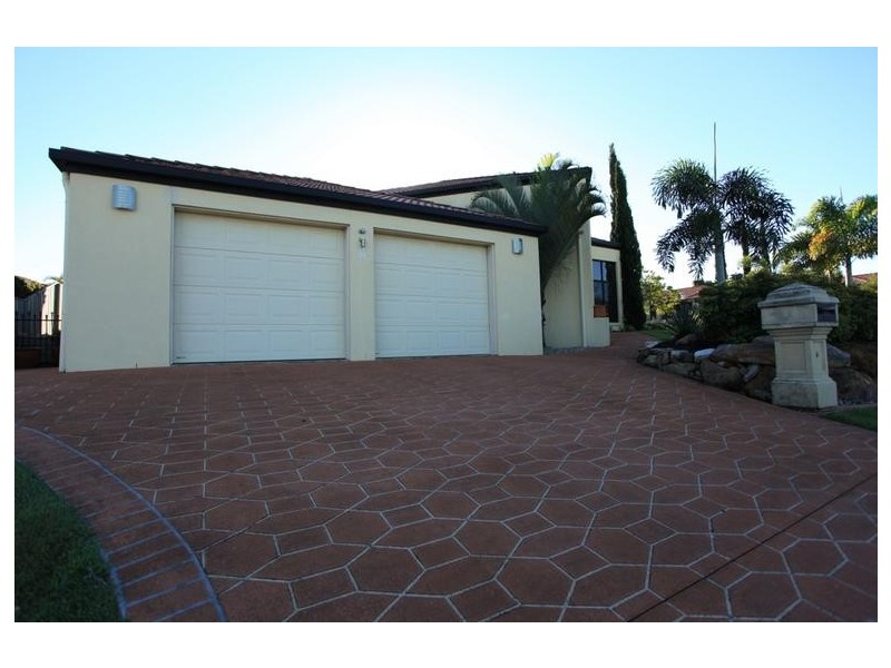 6 Lochside Drive, North Lakes QLD 4509