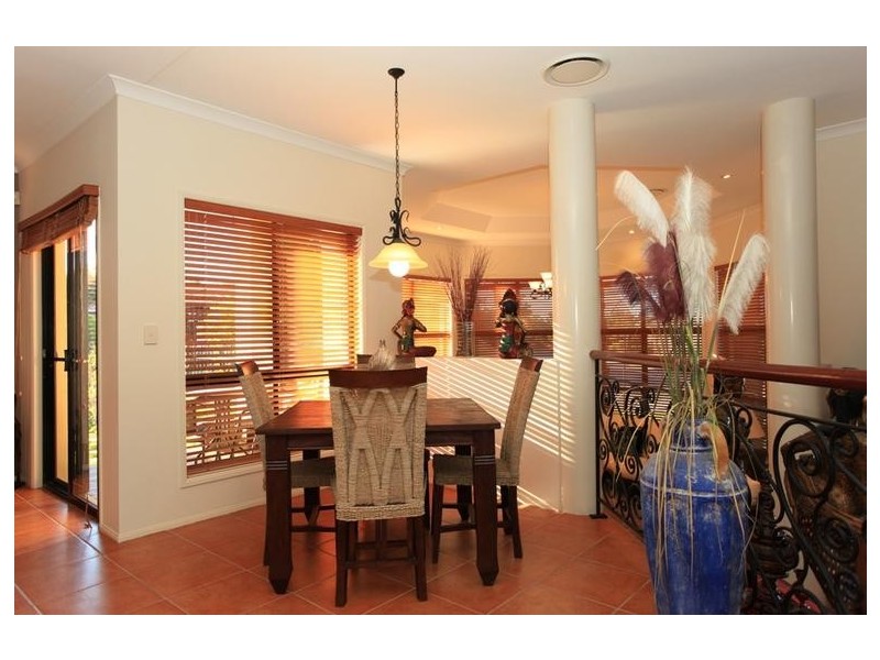 6 Lochside Drive, North Lakes QLD 4509
