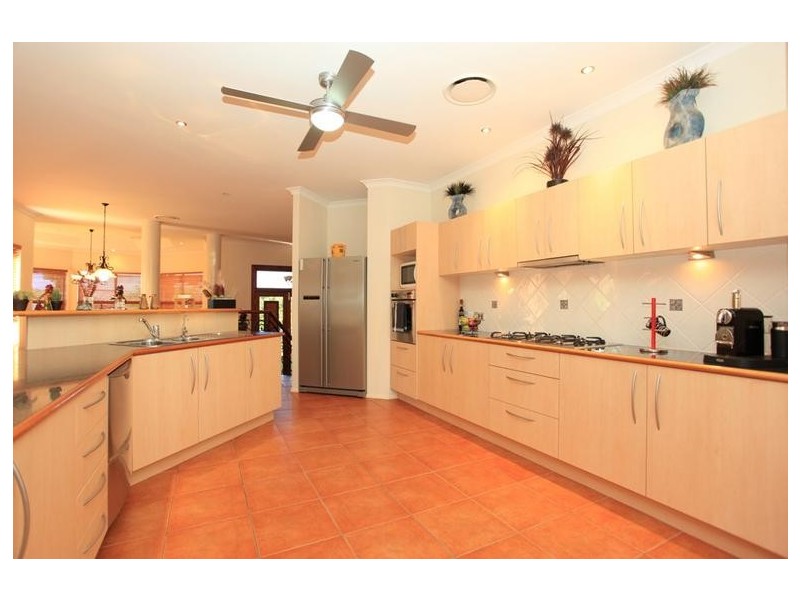 6 Lochside Drive, North Lakes QLD 4509