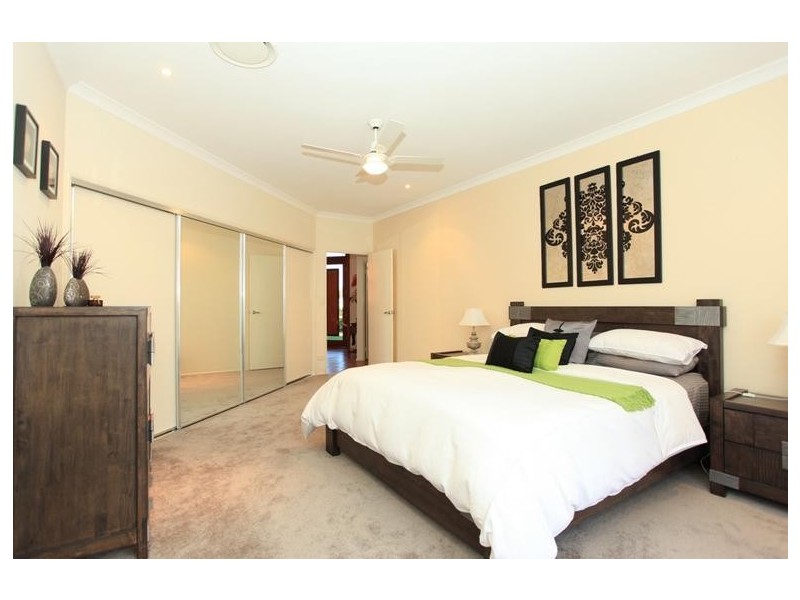6 Lochside Drive, North Lakes QLD 4509