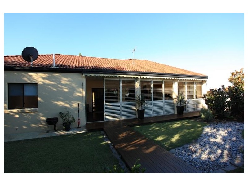 6 Lochside Drive, North Lakes QLD 4509