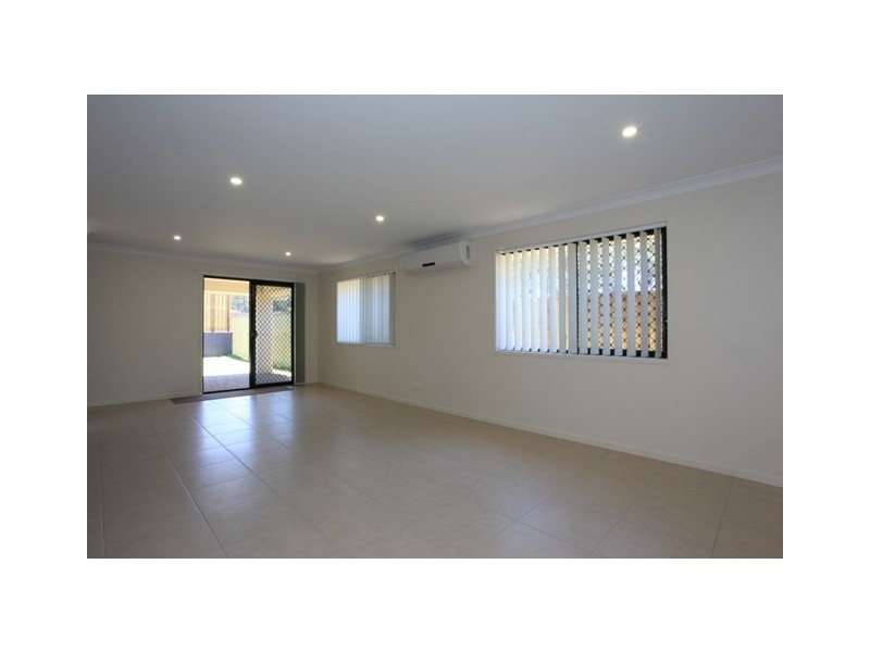 28 Lorikeet Parade ESSENCIA, Dakabin QLD 4503