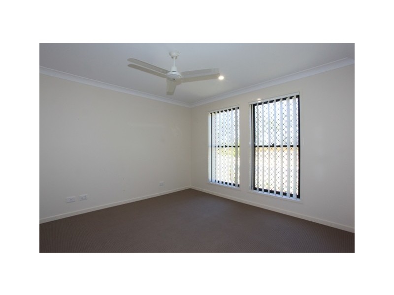 28 Lorikeet Parade ESSENCIA, Dakabin QLD 4503