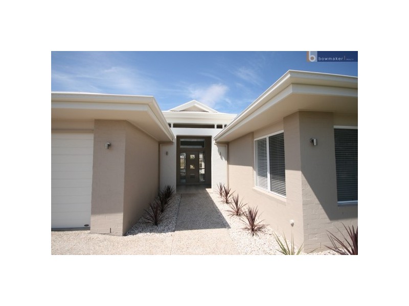 16 Warabi Crescent, North Lakes QLD 4509