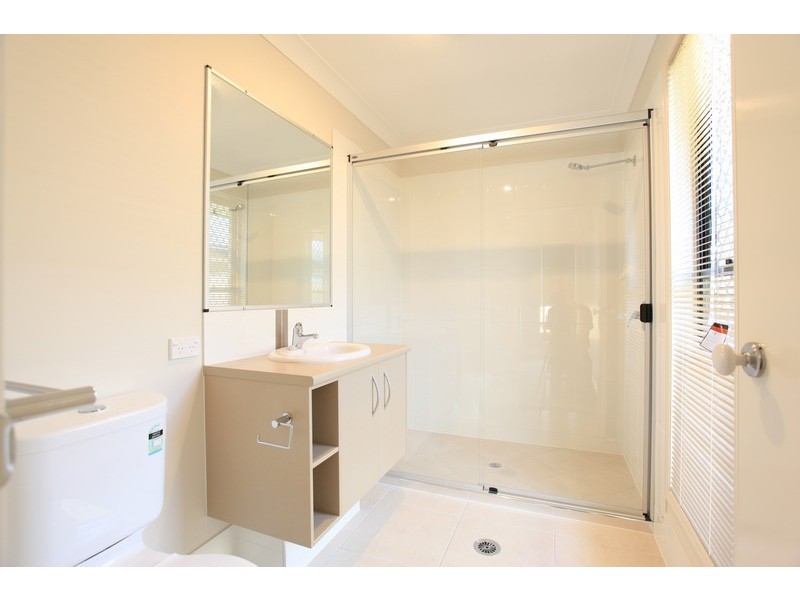 4 Edward Close, North Lakes QLD 4509