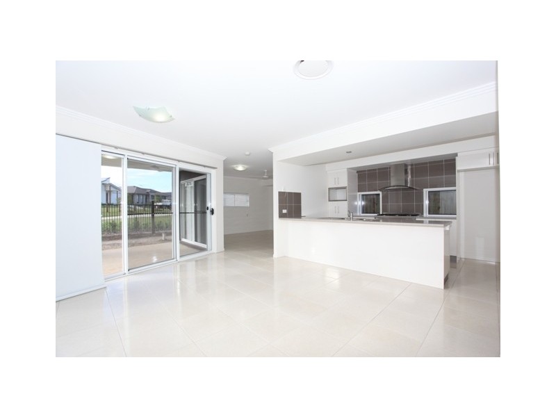 15 Merion Crescent, North Lakes QLD 4509