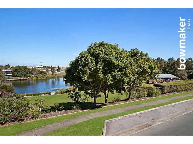 12 Lochside Drive, North Lakes QLD 4509