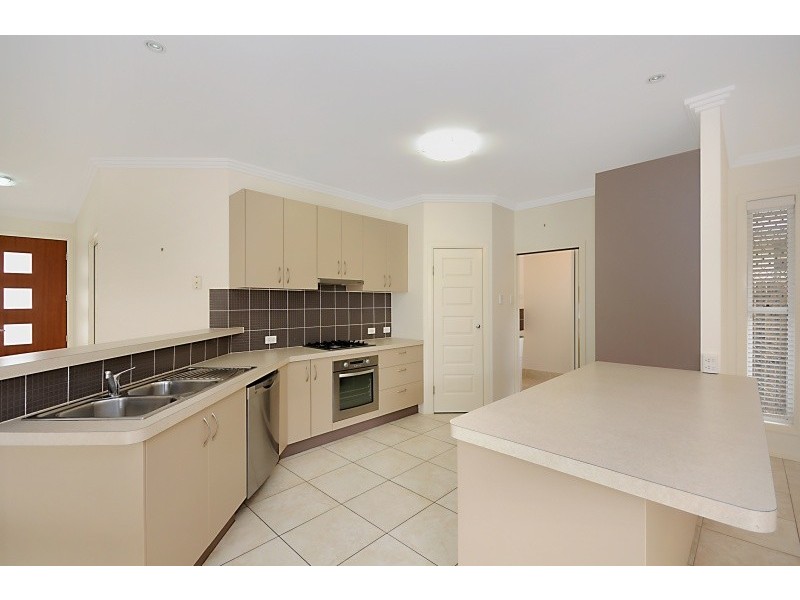 17 Whitebeech Court, North Lakes QLD 4509