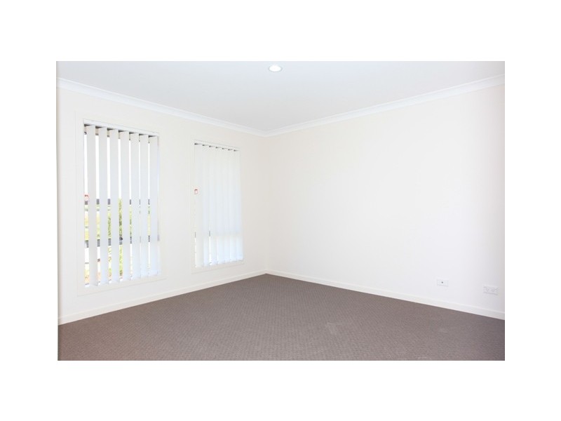 6 Edward Close, North Lakes QLD 4509