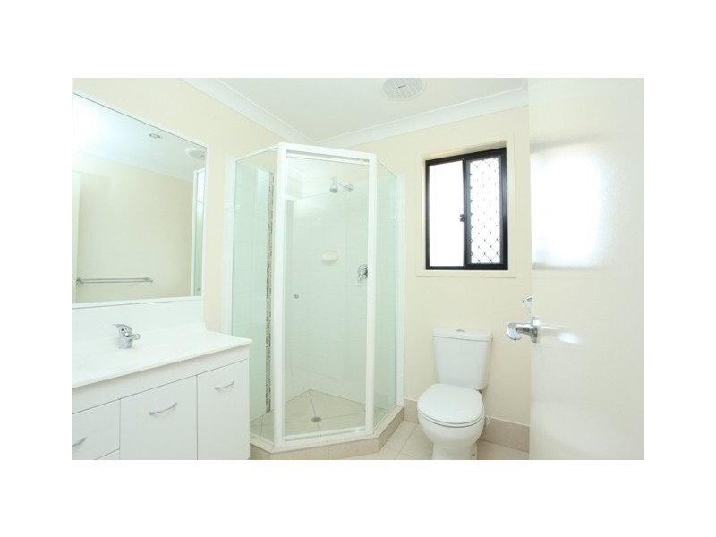 25 Dunes Crescent, North Lakes QLD 4509