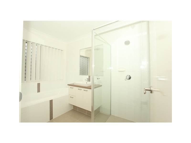 4 Kowari Crescent, North Lakes QLD 4509