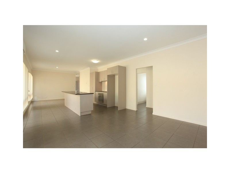 14 Menara Circuit, North Lakes QLD 4509