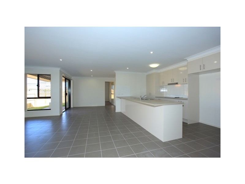 152 Nicklaus Parade, North Lakes QLD 4509