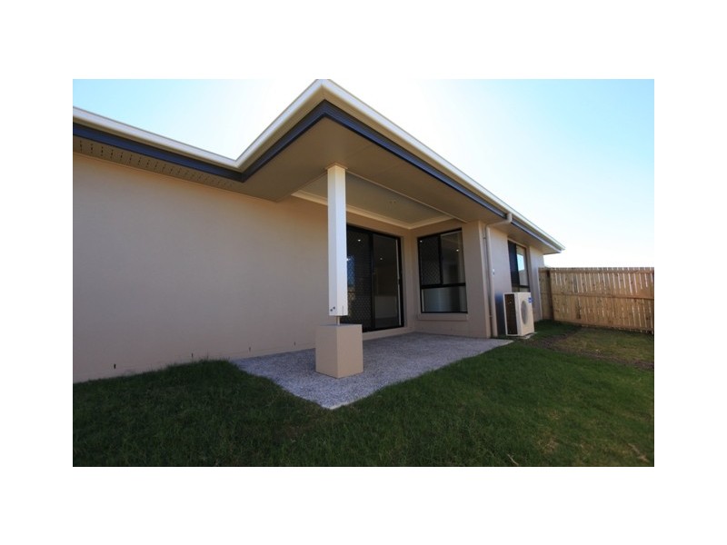 152 Nicklaus Parade, North Lakes QLD 4509