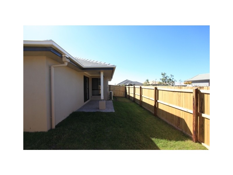 152 Nicklaus Parade, North Lakes QLD 4509