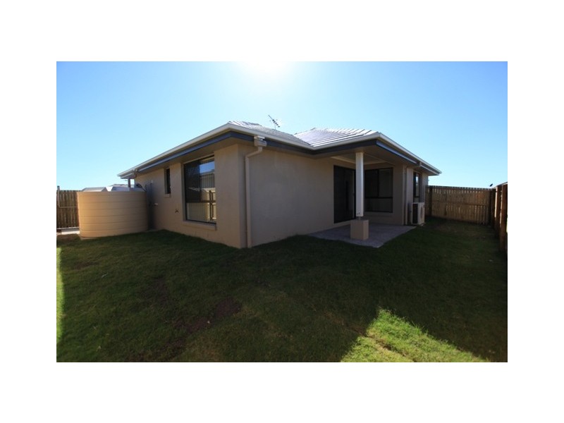 152 Nicklaus Parade, North Lakes QLD 4509