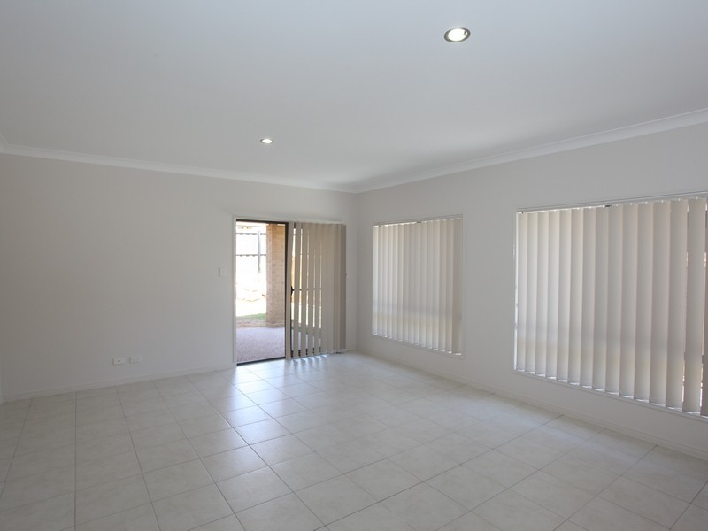 8 Sunjoy Place, North Lakes QLD 4509