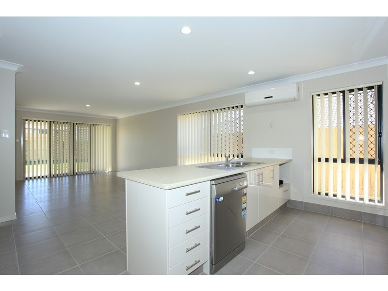 10 Mersey Street, North Lakes QLD 4509