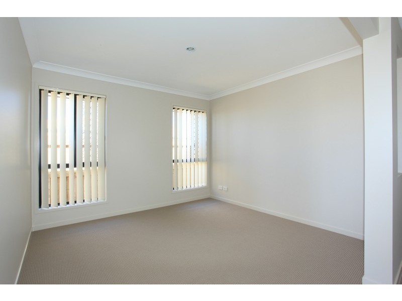 10 Mersey Street, North Lakes QLD 4509