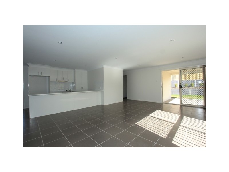 12 Bowerbird Crescent -, Dakabin QLD 4503