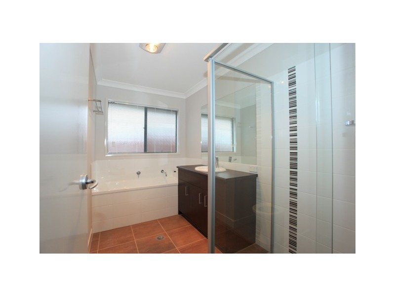 6 Magnetic Terrace, North Lakes QLD 4509