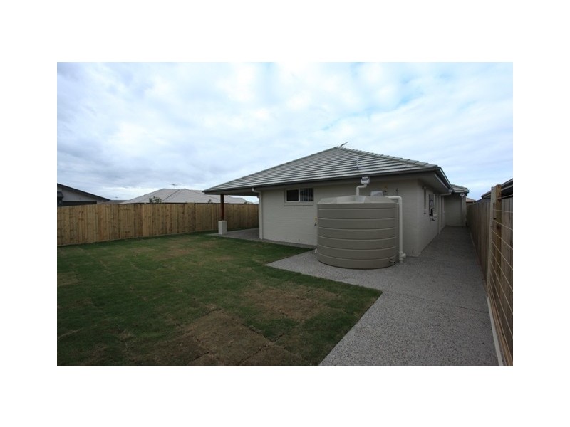 154 Nicklaus Parade, North Lakes QLD 4509