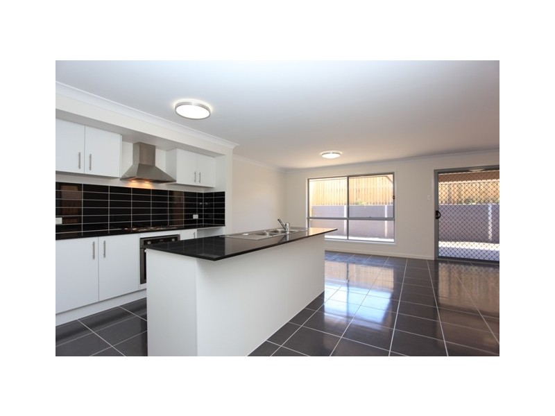 5 Fairy Wren Circuit, Dakabin QLD 4503