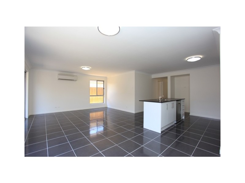 5 Fairy Wren Circuit, Dakabin QLD 4503