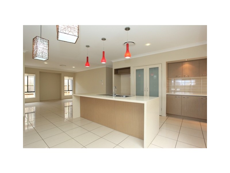 130 Mackintosh Drive, North Lakes QLD 4509