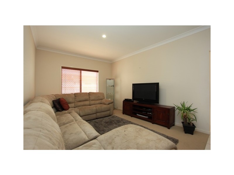 5 Silkpod Court, North Lakes QLD 4509