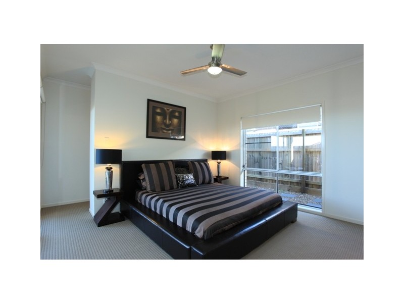 11 Chrysler Parade, North Lakes QLD 4509