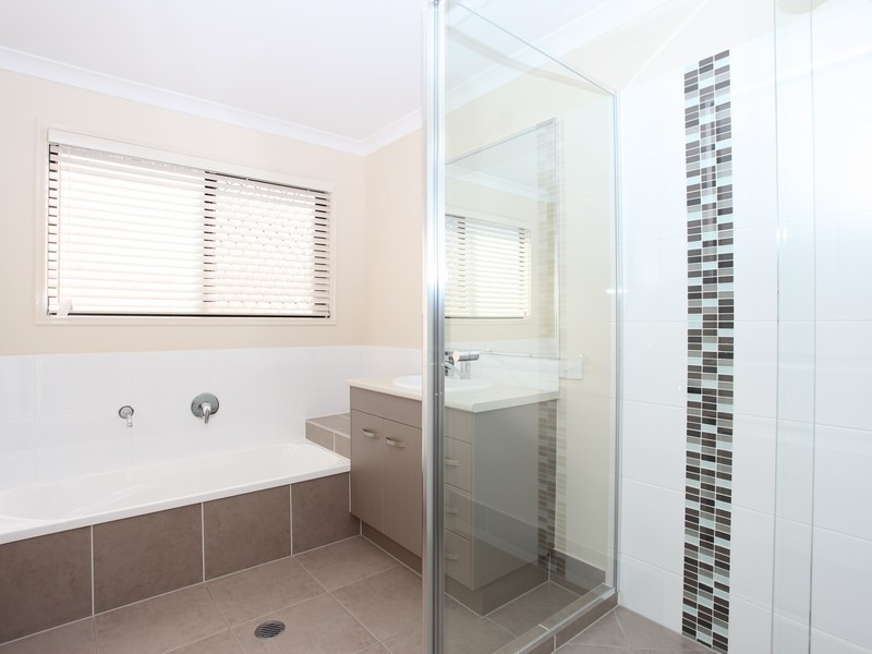 7 First Street, North Lakes QLD 4509