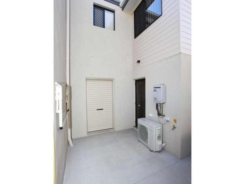 7 First Street, North Lakes QLD 4509