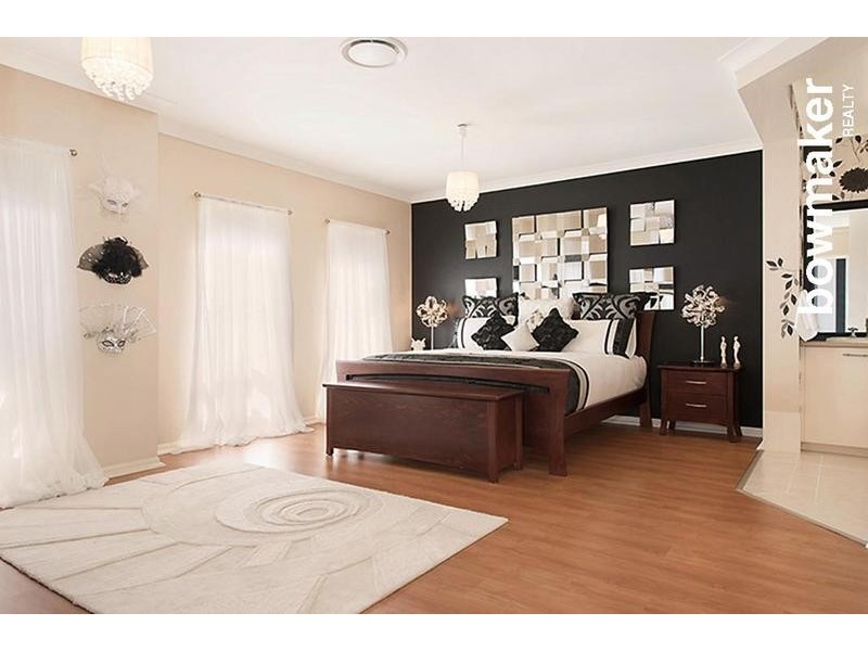 8 Dotterel Crescent, North Lakes QLD 4509