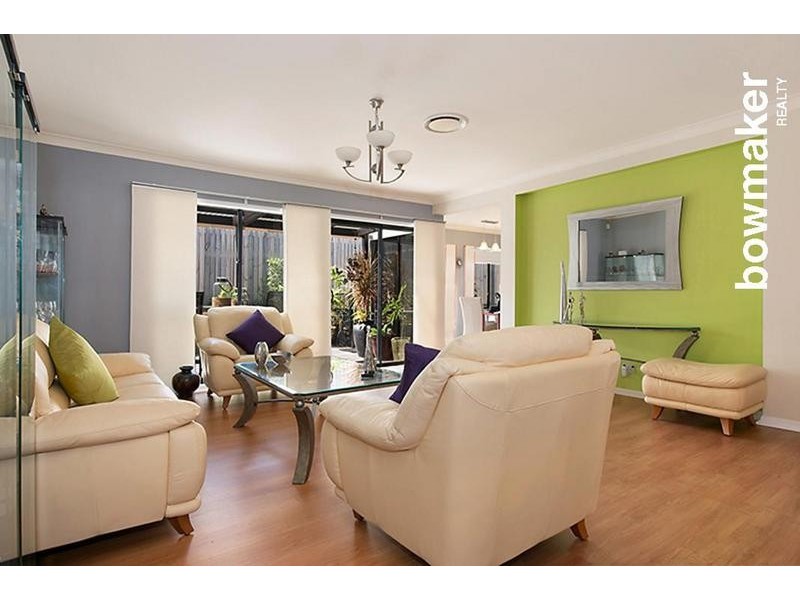 8 Dotterel Crescent, North Lakes QLD 4509